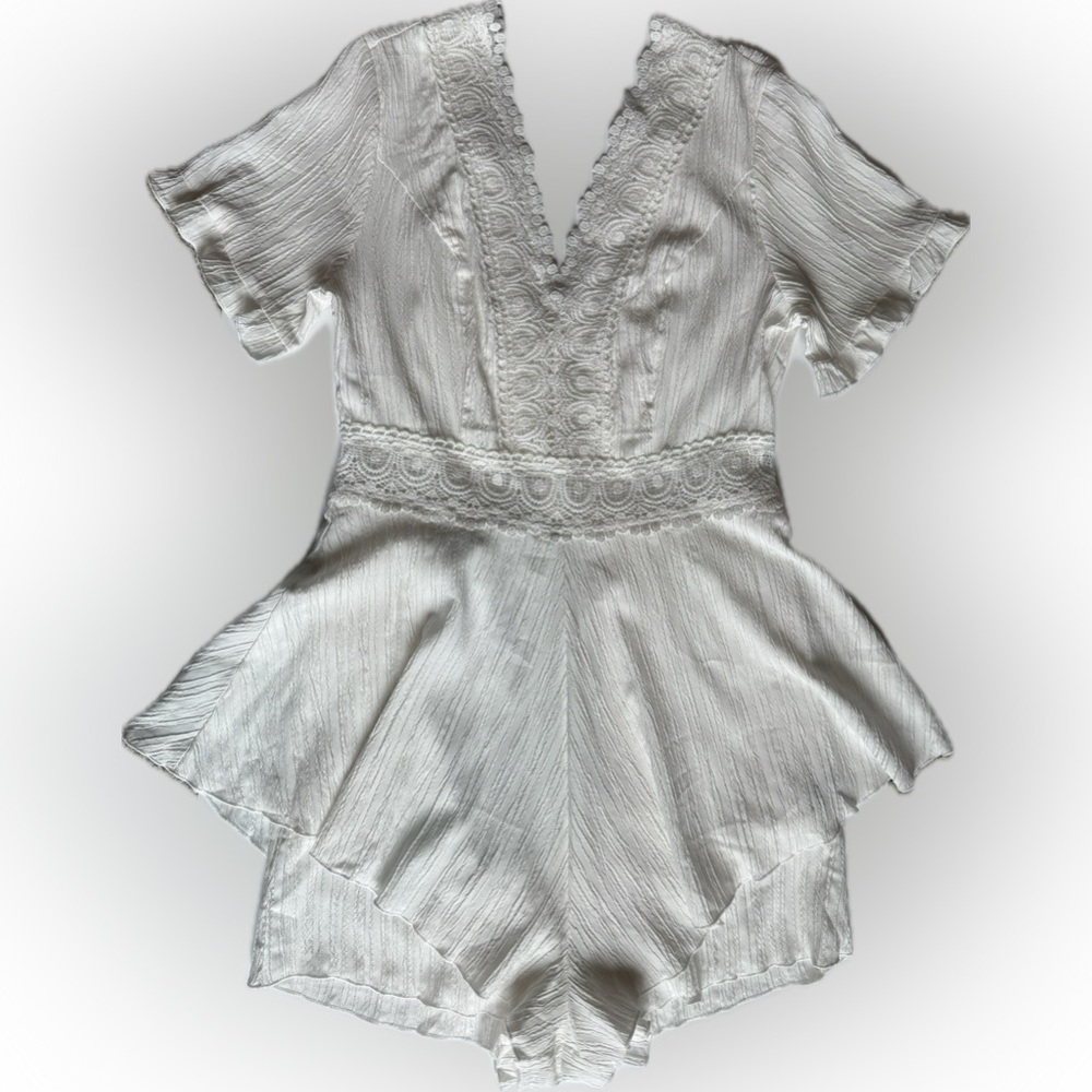 SHEIN White Lace Trim V-Neck Romper Sz Medium